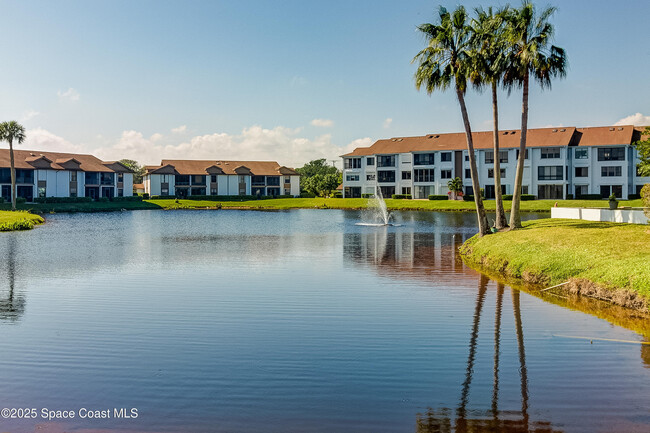 Building Photo - 6232 N Mirror Lake Dr