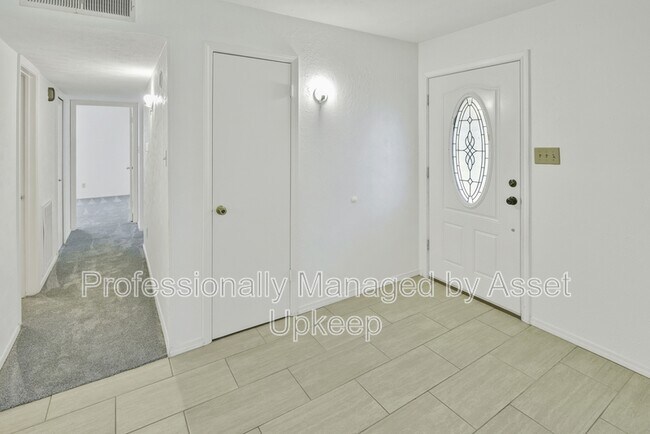 Foto del edificio - 1306 Clearview Dr