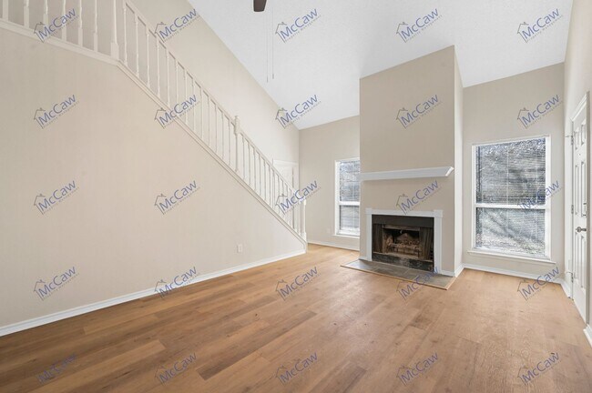 Building Photo - Beautiful 2-Story in Lancaster!