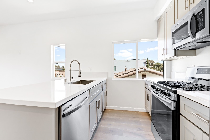 Photo - 5232 W 20th St (Los Angeles, CA)