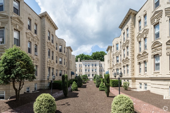 Building Photo - Reservoir Court