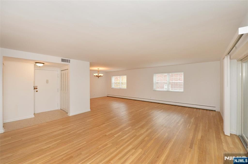 Foto principal - 20-30-30 Ridge Rd