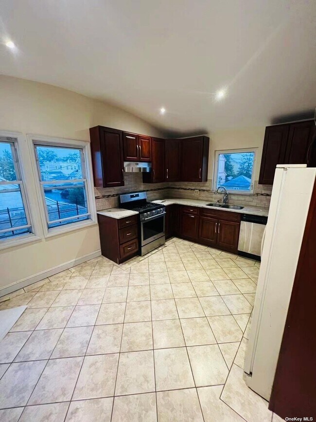 9121 92nd St, Queens, NY 11421 House Rental in Queens, NY