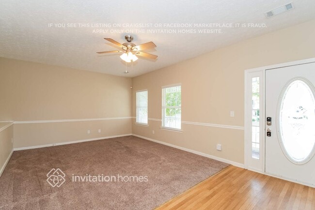 Building Photo - 23 Roxbury Ln