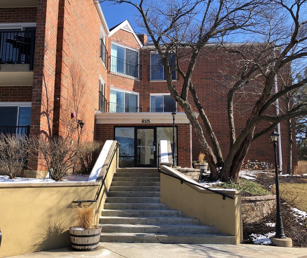 Foto principal - 815 Leicester Rd