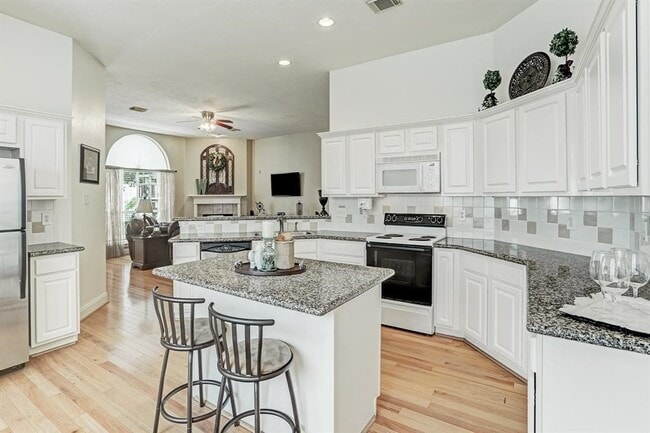 Foto del edificio - 907 Norfolk Dr