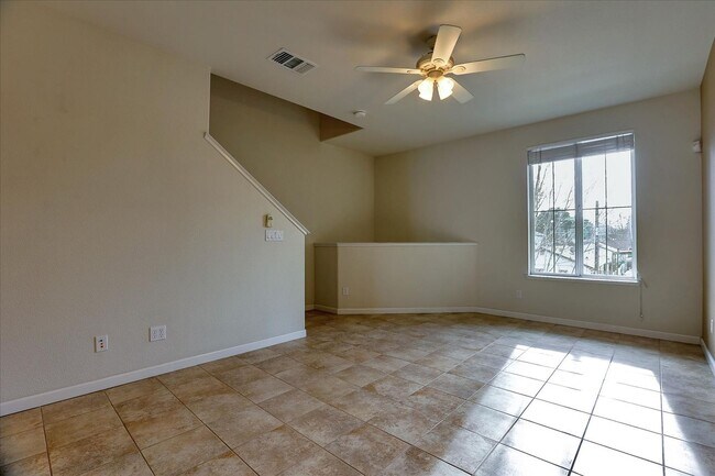Foto del edificio - 1128 Campbell Ave