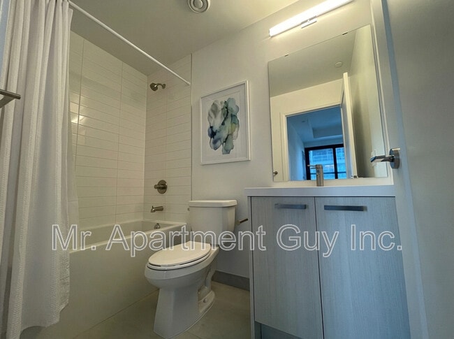 Building Photo - 20 Soudan Ave