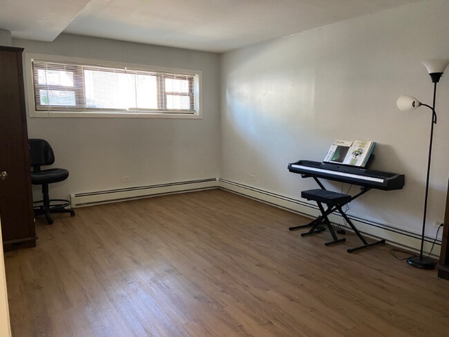Foto del edificio - 515 W 36th St