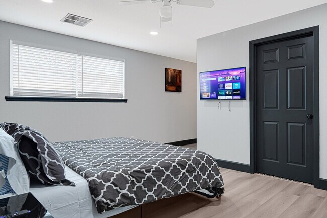 Foto del edificio - 12115 Wood Forest Dr
