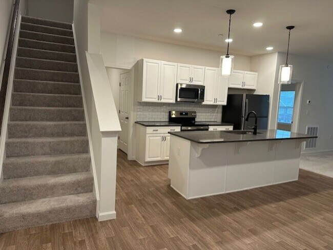 Foto del edificio - 7884 Oakbrook Dr