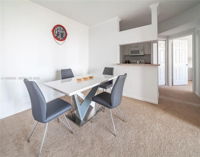 Foto del edificio - 17100 N Bay Rd