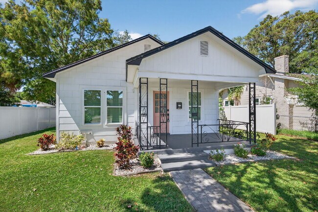 Foto del edificio - Fully Renovated 3 bedroom St. Pete Home | ...