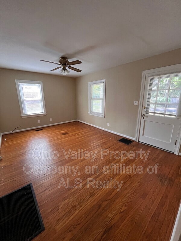 Building Photo - 3812 Napanee Rd