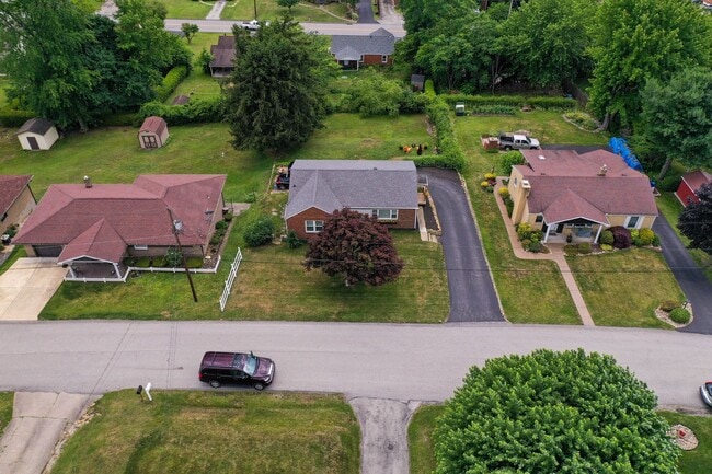 Building Photo - Charming 3-Bedroom, 2-Bath Single-Family H...