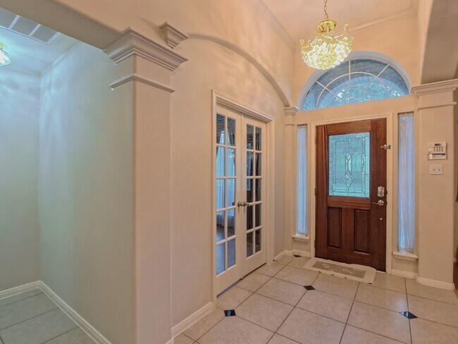 Building Photo - 15811 Sandisfield Ln