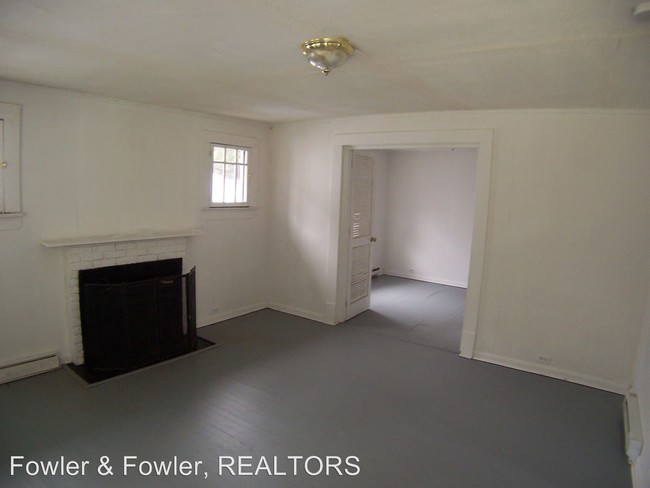 Building Photo - 920 E Dayton Ave