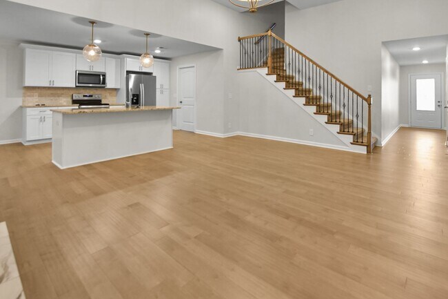 Building Photo - Like New Three Bedroom with Bonus!