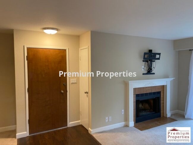 Building Photo - 1089 Wesley Ct