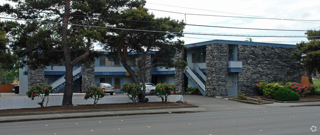 Building Photo - Heatherstone Arms Apartments