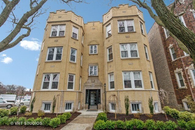 Primary Photo - 2633 W Carmen Ave