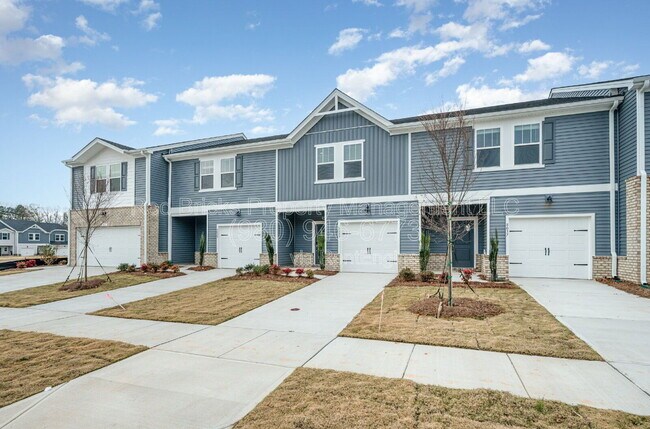 Foto del edificio - 8033 Hidden Spgs Trl