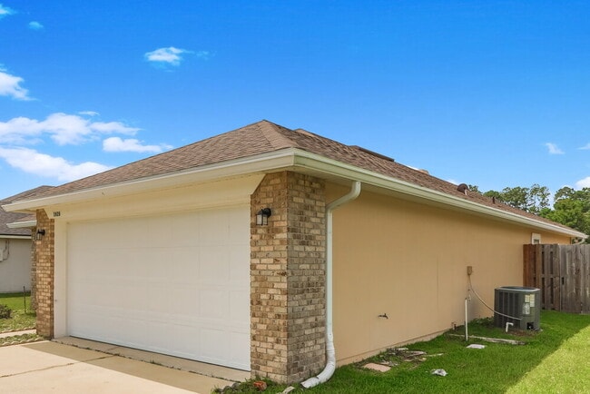 Building Photo - 1626 Sugarpine Drive