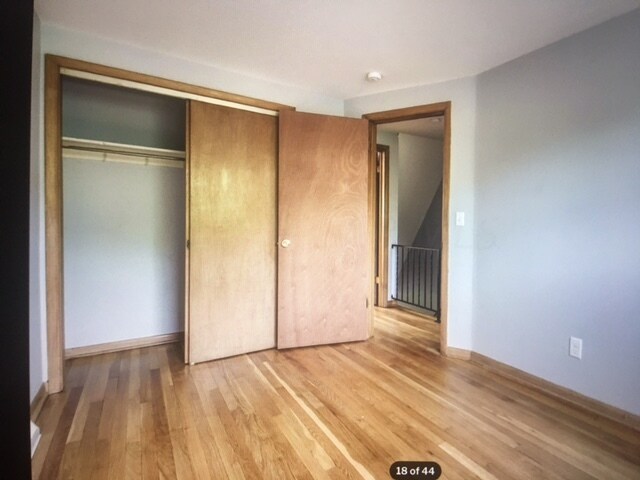 1st bedroom on 2nd floor - 265 Broadmeadows Blvd