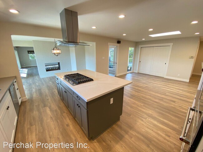 Foto del edificio - 5 br, 3 bath House - 1117 Sierra Vista Way