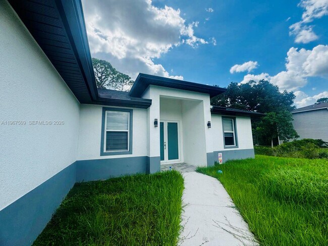 Foto del edificio - 1731 Unice Ave N