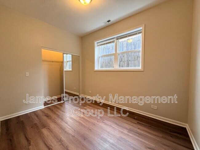 Foto del edificio - 2731 W Congress Pkwy