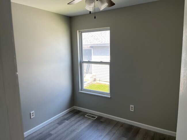 Foto del edificio - 229 Autumn Oaks Dr