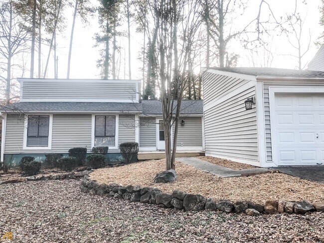 Building Photo - 234 Cedar Dr