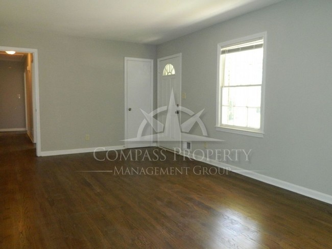Building Photo - Beautifully Renovated Ranch off I-20