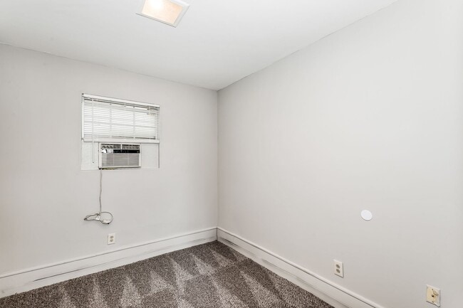 Building Photo - Affordable, One Bedroom by WSU! All Bills ...