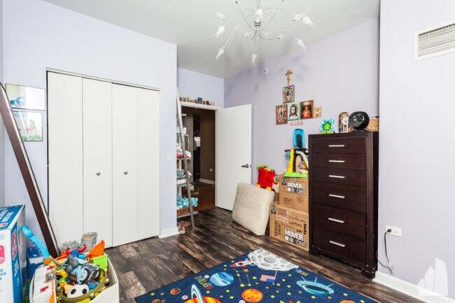 Building Photo - 1 bedroom in Chicago IL 60605