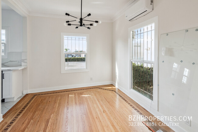 Foto del edificio - 451 N Sycamore Ave