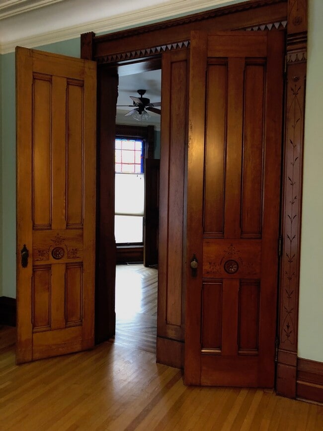 Doors from living to dining - 25 Lafayette Ave SE