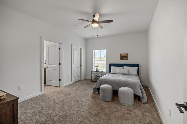 Foto del edificio - Midland Pointe at Lake Norman