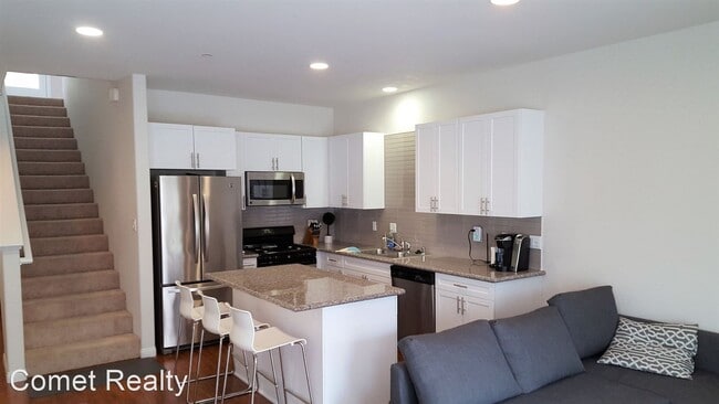 Building Photo - 3 br, 2.5 bath House - 861 Humbert Ave