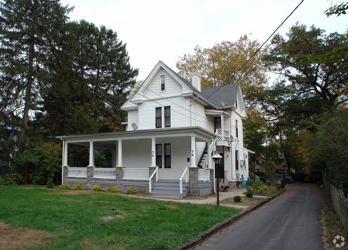 Primary Photo - 74 N Evergreen Ave