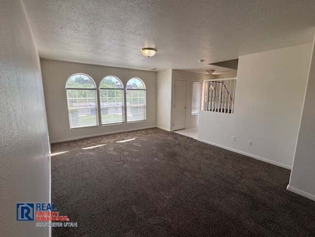 Building Photo - Parkside Townhomes