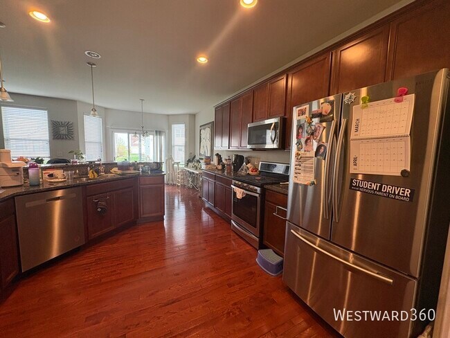 Foto del edificio - 3439 Birch Ln