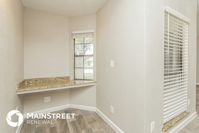 Building Photo - 4209 Driscoll Dr