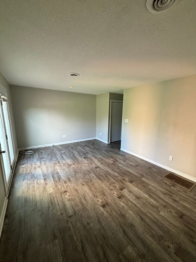 Foto del edificio - 1837 Lively Rd
