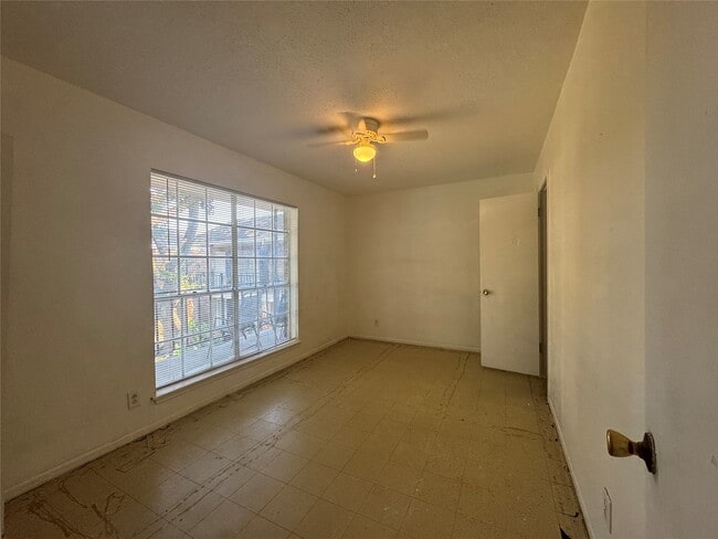 Building Photo - 6405 Westward St