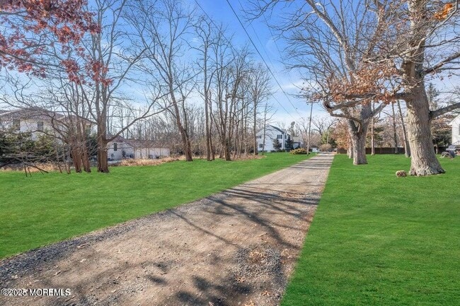 Building Photo - 220 Whalepond Rd