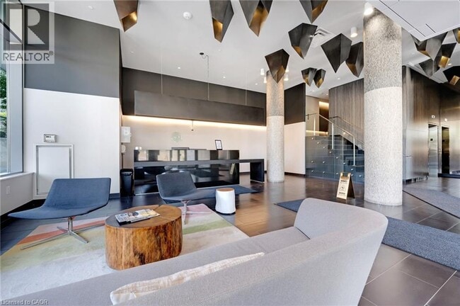 Photo du bâtiment - 85 Duke St W