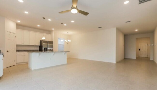 Building Photo - 601 Crown Rose Dr