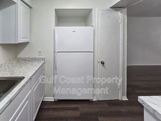Foto del edificio - 5027 34th St W